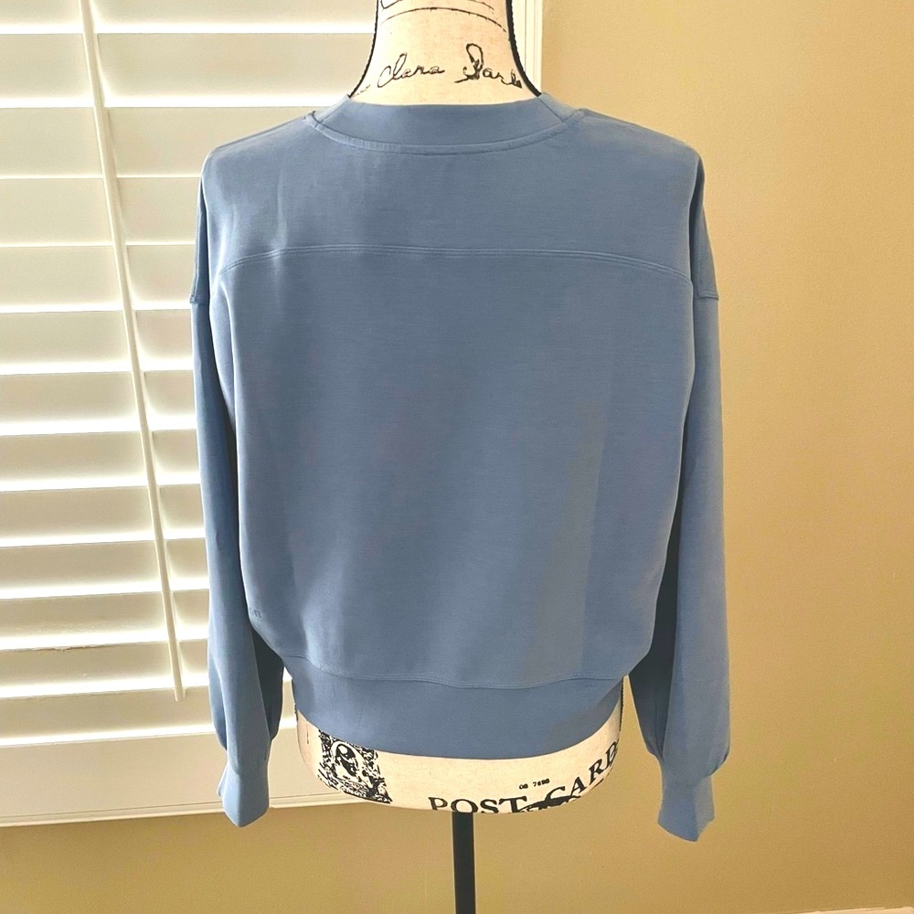 Lululemon Softstreme Perfectly Oversized Cropped Crew - Picture 2 of 6